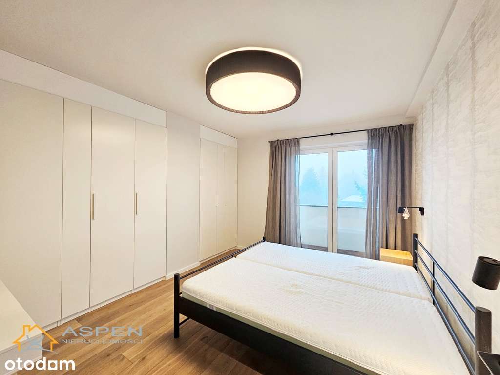 WYŁACZNOŚĆ  Piękny bliźniak, 2 łazienki, 4 sypialnie, garaż, pralnia-8