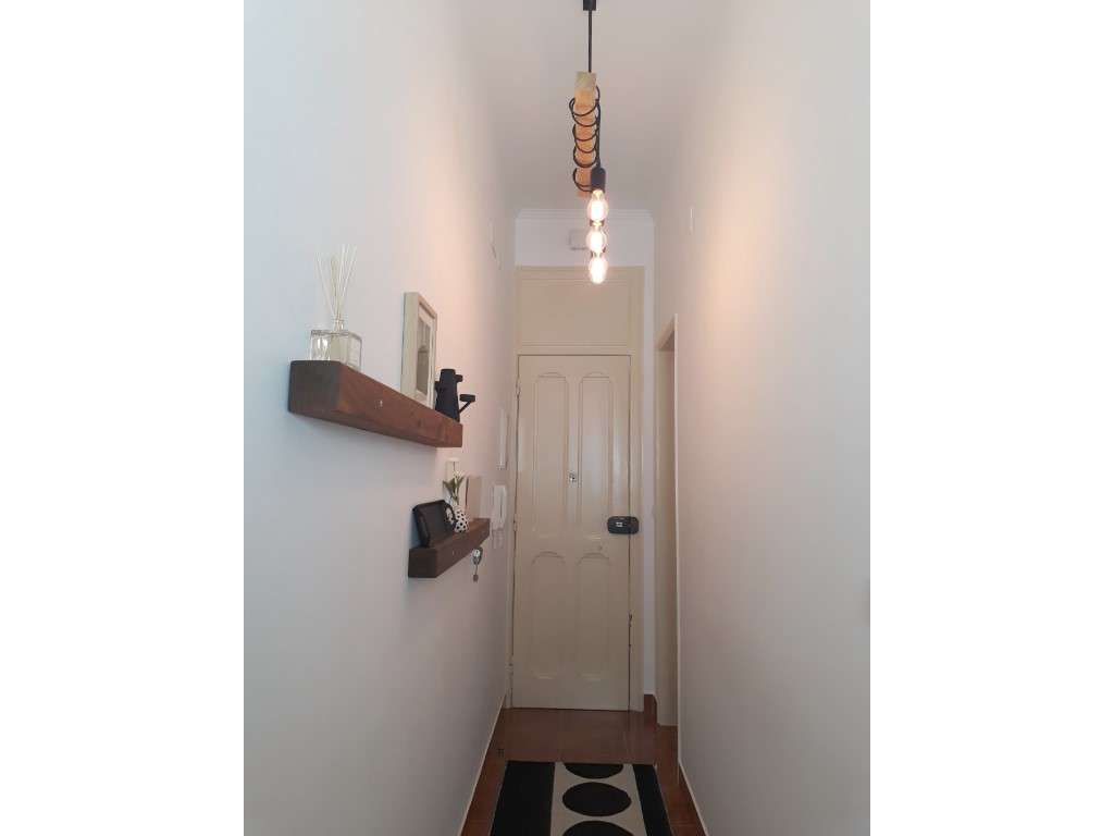 Excelente Apartamento T1 Beato-1