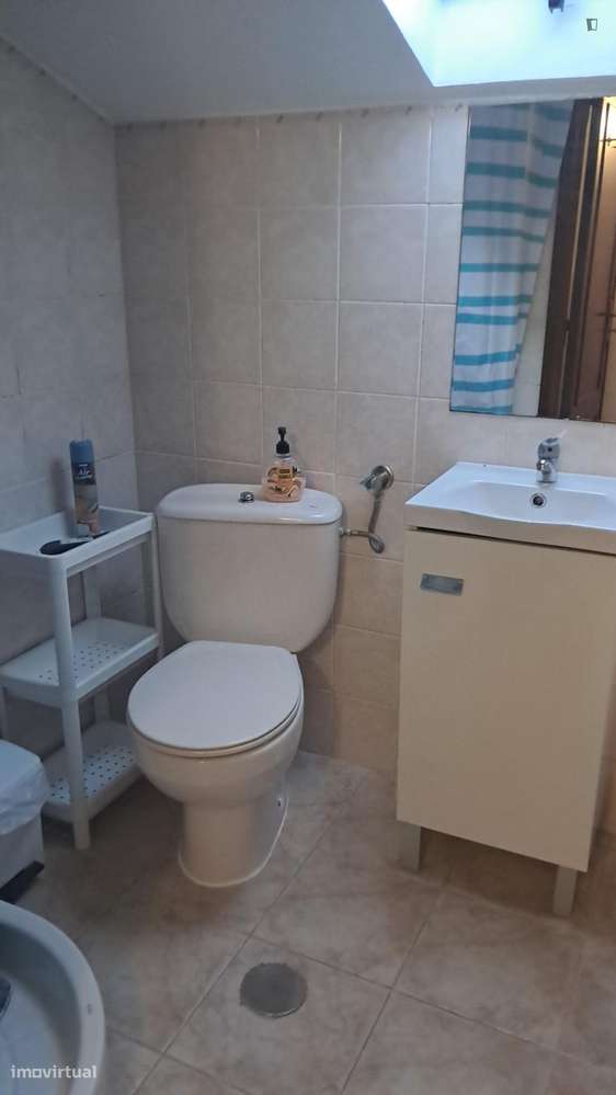 Quarto - localizado em Olivais Coimbra - Grande imagem: 5/10