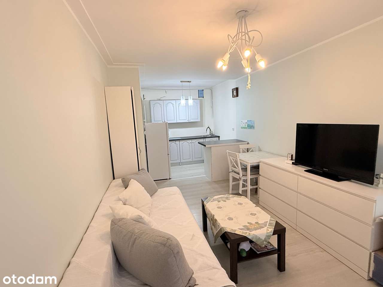 Leszno Sikorskiego - 37m2, balkon, umeblowane-1