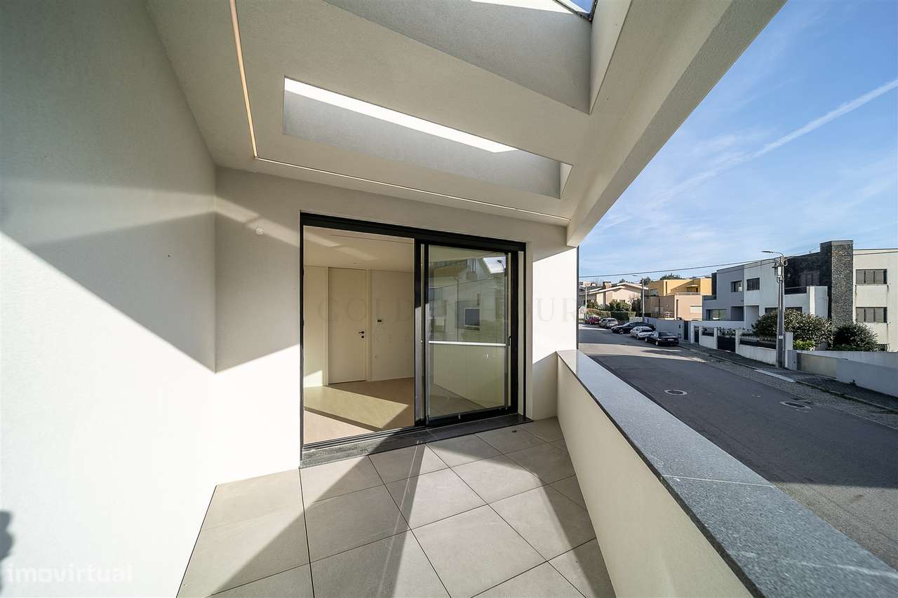 Moradia T5 de Luxo na Praia da Madalena - Grande imagem: 5/21