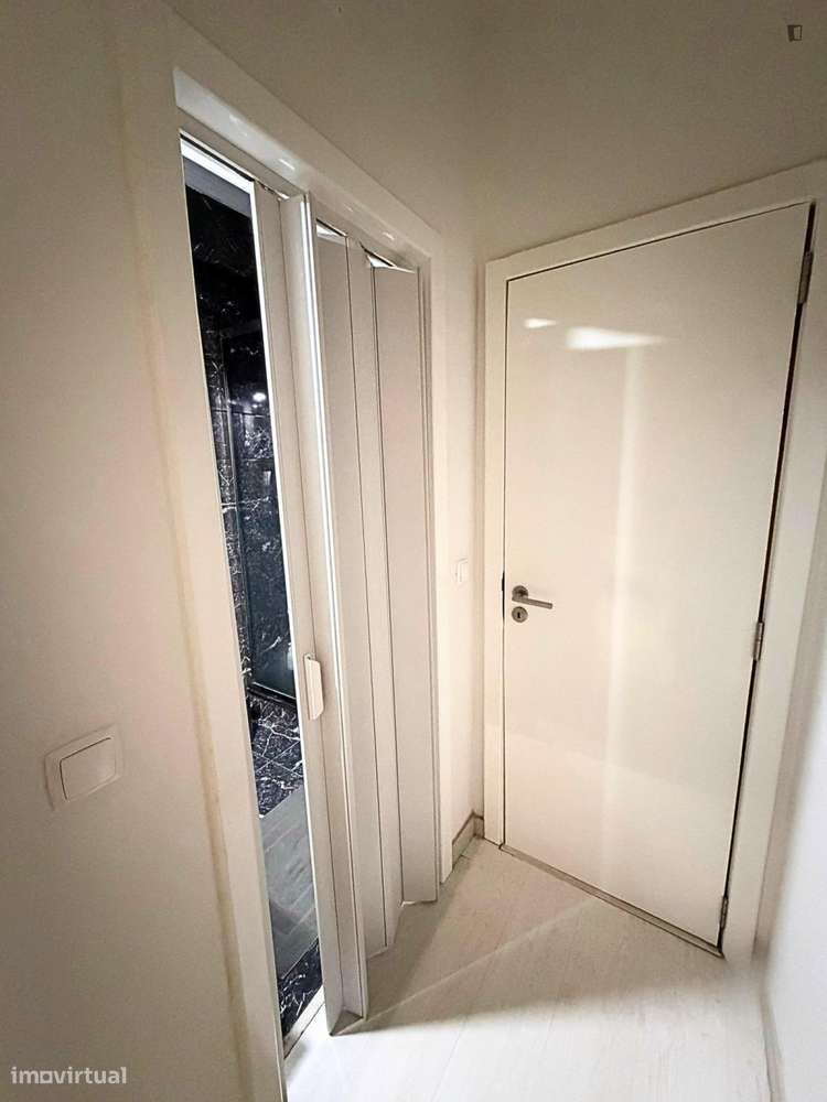 Quarto - localizado em Chelas Lisbon - Grande imagem: 3/10