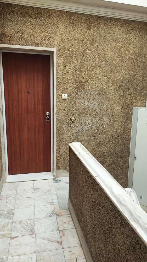 T4 Totalmente Remodelado na Amadora-16