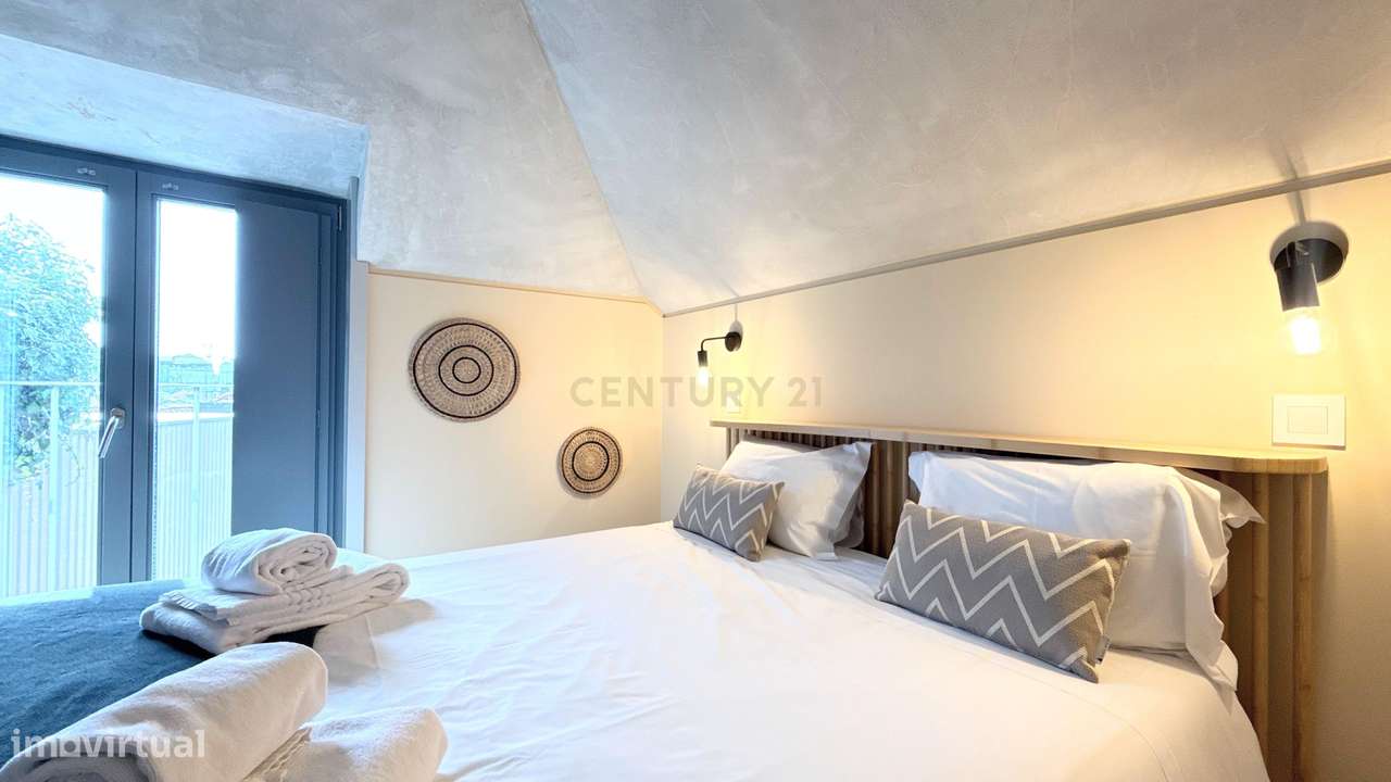 EXCLUSIVO T2 DUPLEX COM GARAGEM E VARANDA NO CORAÇÃO DA BAIXA DO PORTO-19