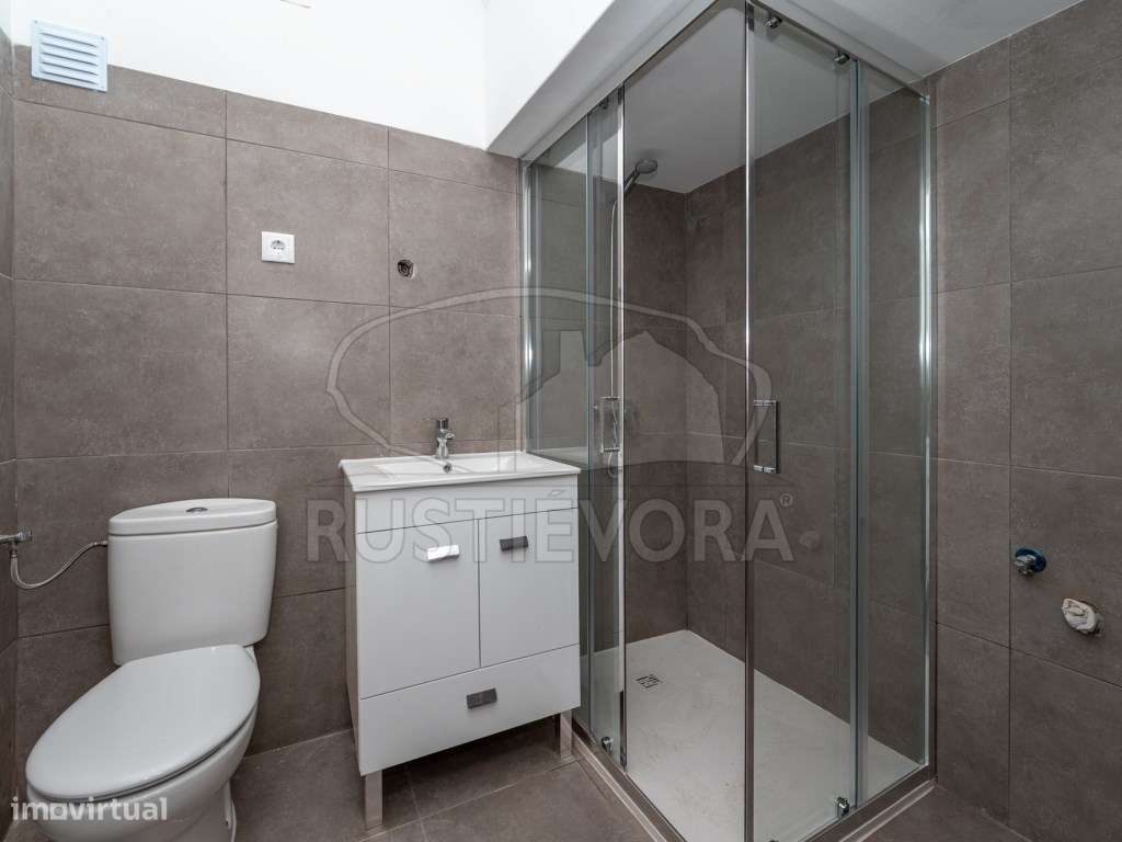 Moradia Unifamiliar T7 com 7 aparelhos de ar-condicionado e com áre... - Grande imagem: 5/28