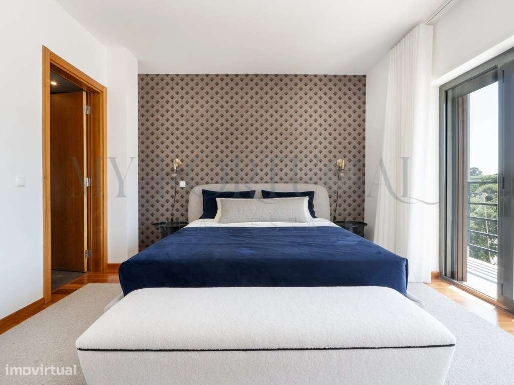 Elegância e Modernidade: Moradia T4 de Luxo com Rooftop em Alcochete-14