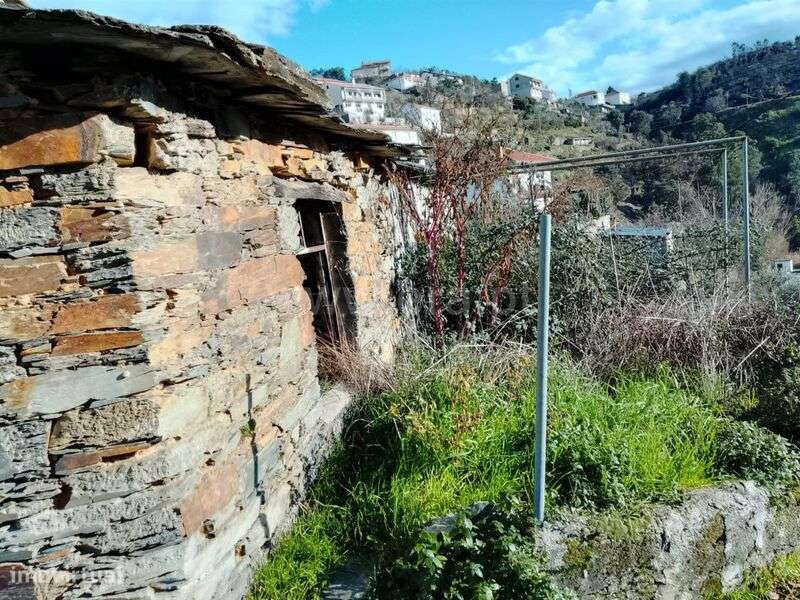 Moradia Rústica T3 / Covilhã, Sobral de São Miguel - Grande imagem: 3/11