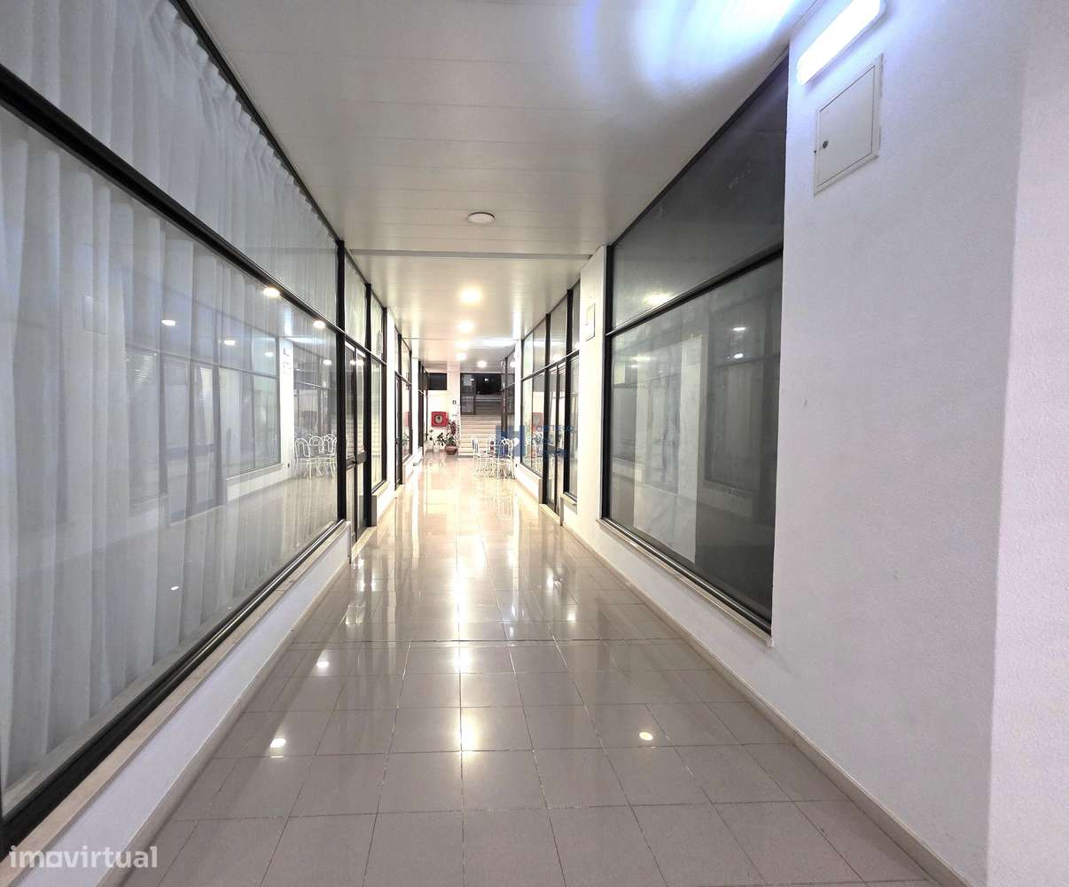 Duas lojas para comércio em Fátima. - Grande imagem: 4/17