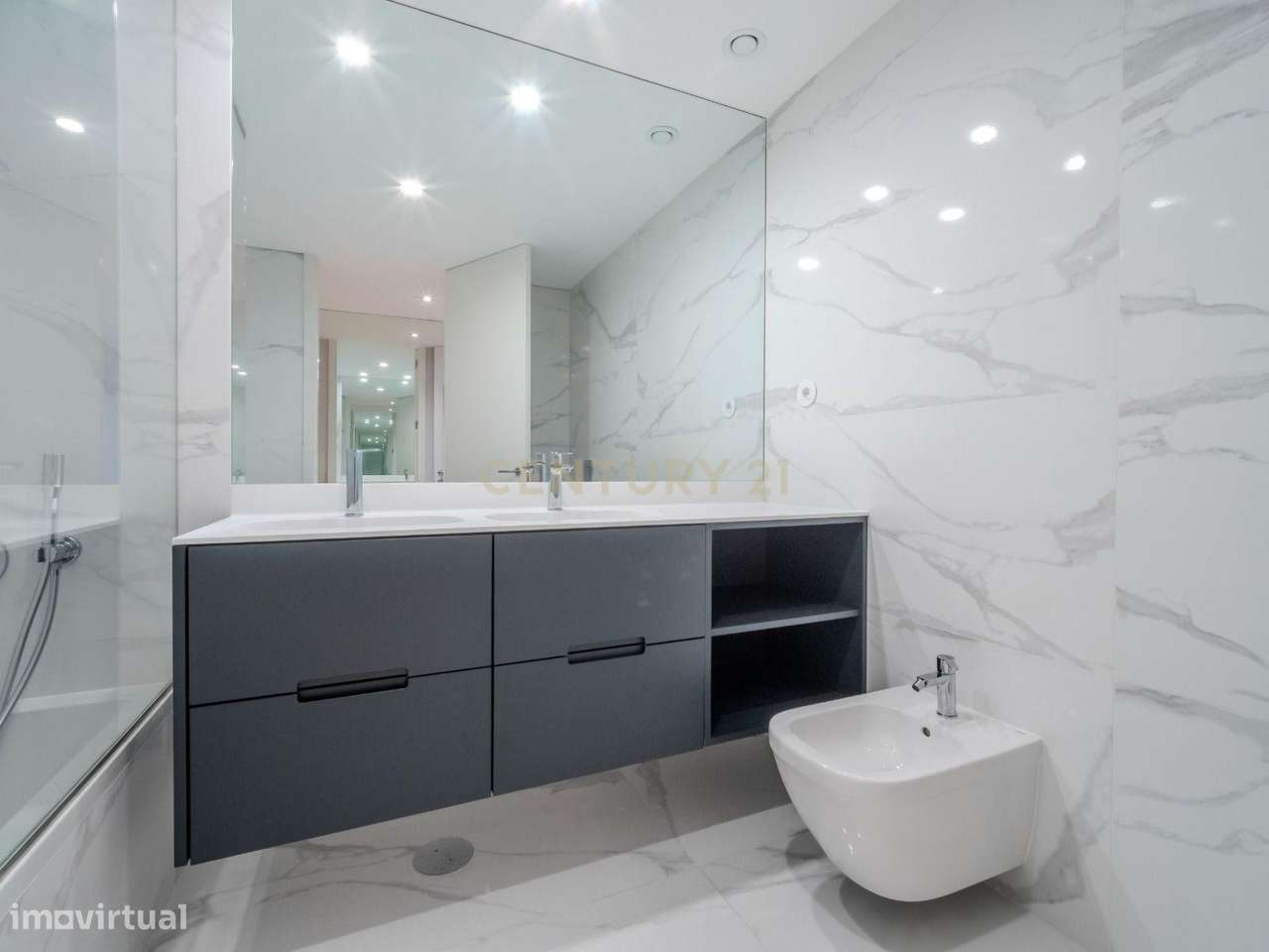 Apartamento T3 de Luxo em Condomínio Privado com Piscina, Padel e Giná-20