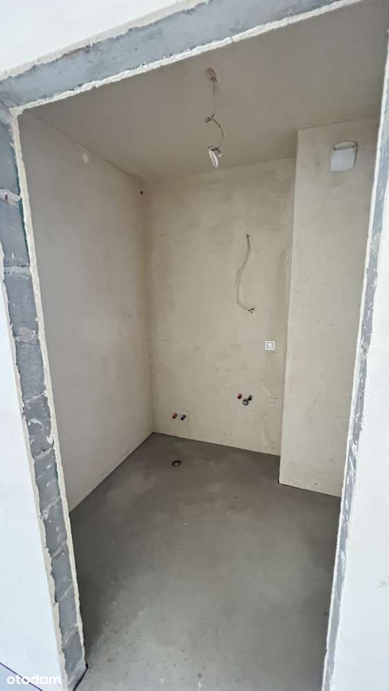 2-pokojowe mieszkanie do własnej aranżacji-4