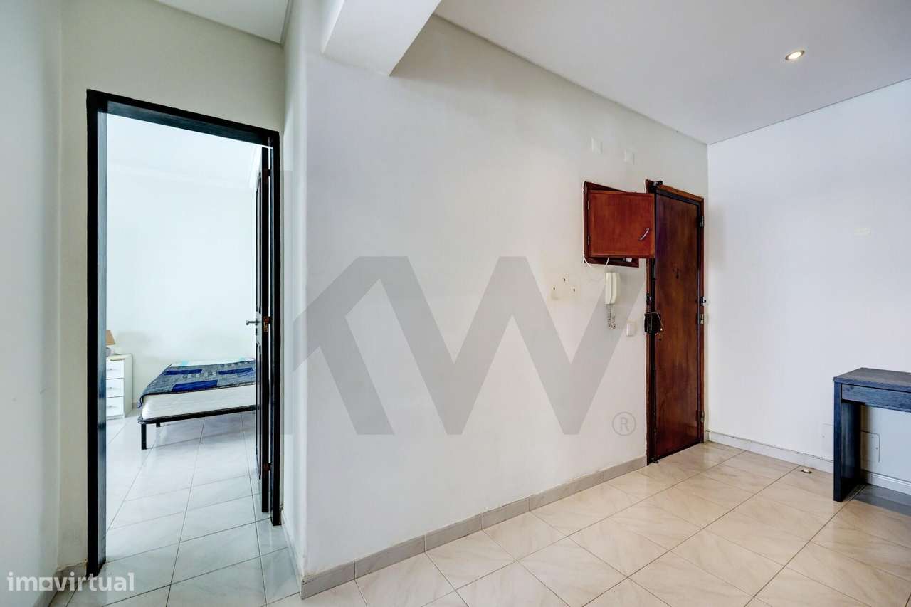 Apartamento T3 Monte da Caparica Rua General Humerto Delgado-4