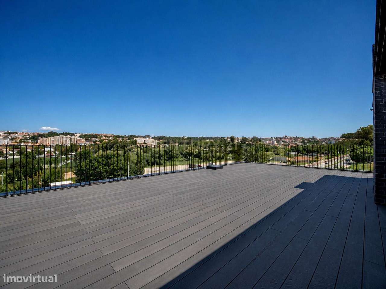 Apartamento T3 Novo com Rooftop de 75m² e Vistas Panorâmicas – Fânzere-32