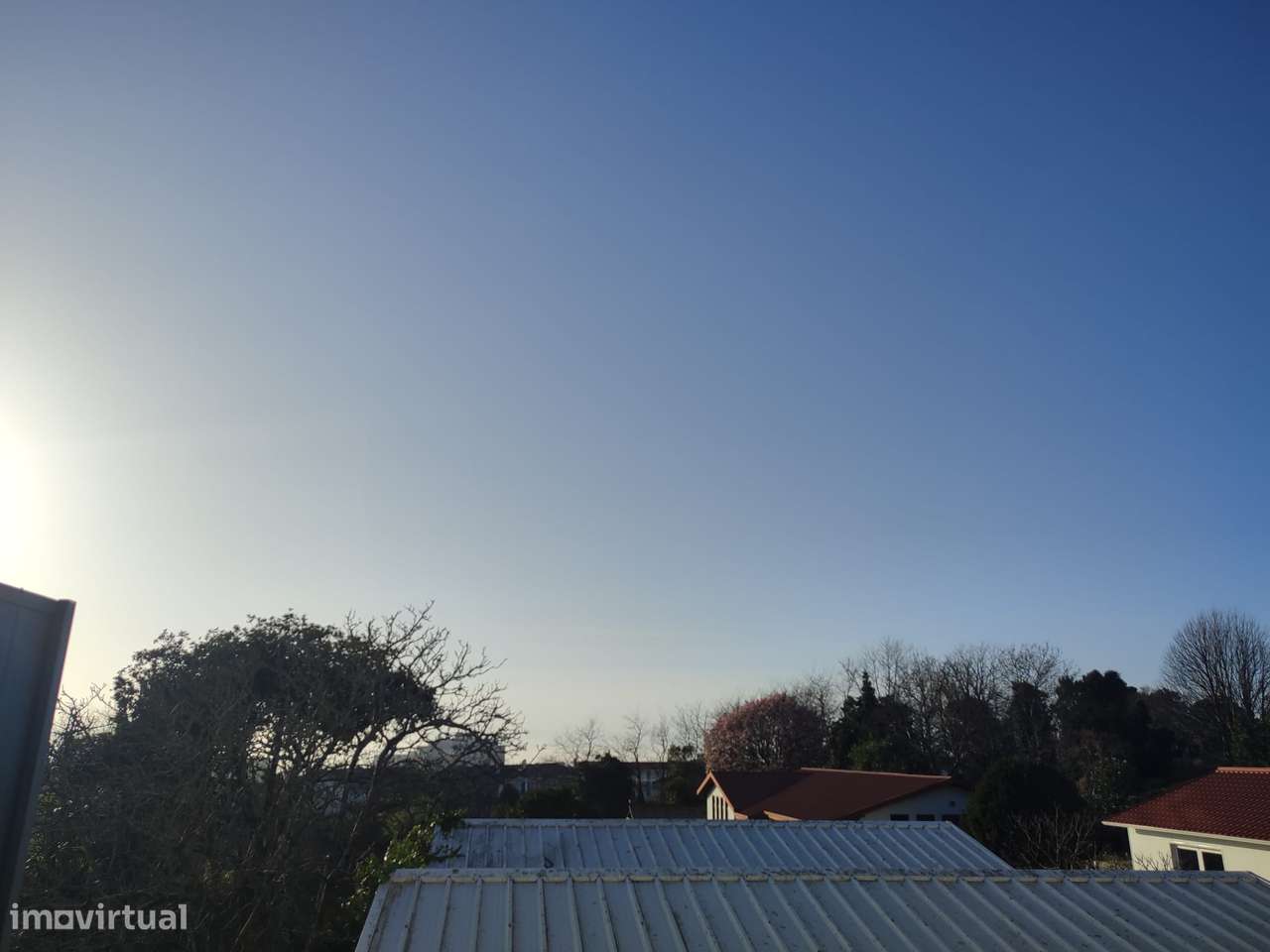 Bom T4 c/ terraço/varandas/nascente poente, a 5 minutos a pé do metro - Grande imagem: 4/45