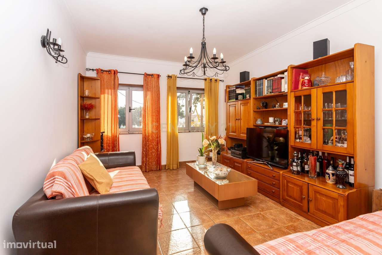 T2 R/C em zona central da Baixa da Banheira - Grande imagem: 2/20