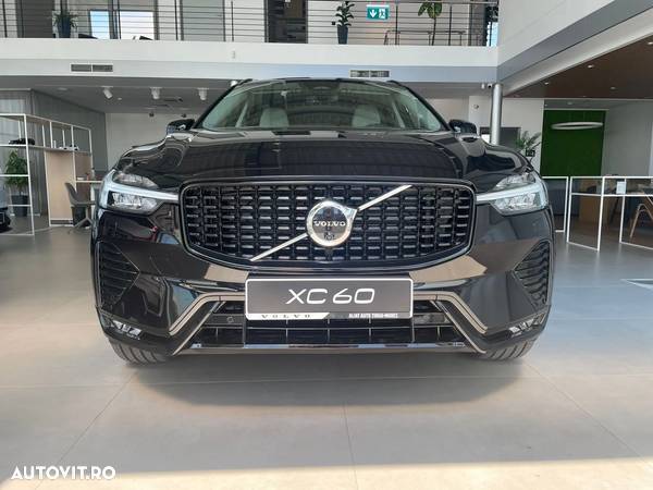 Volvo XC 60 B4 MHEV AT AWD Ultimate Dark - 2