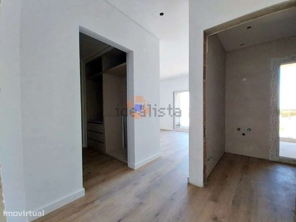 Moradia Isolada a estrear T4 em Vale Milhaços com Piscina e Garagem-20