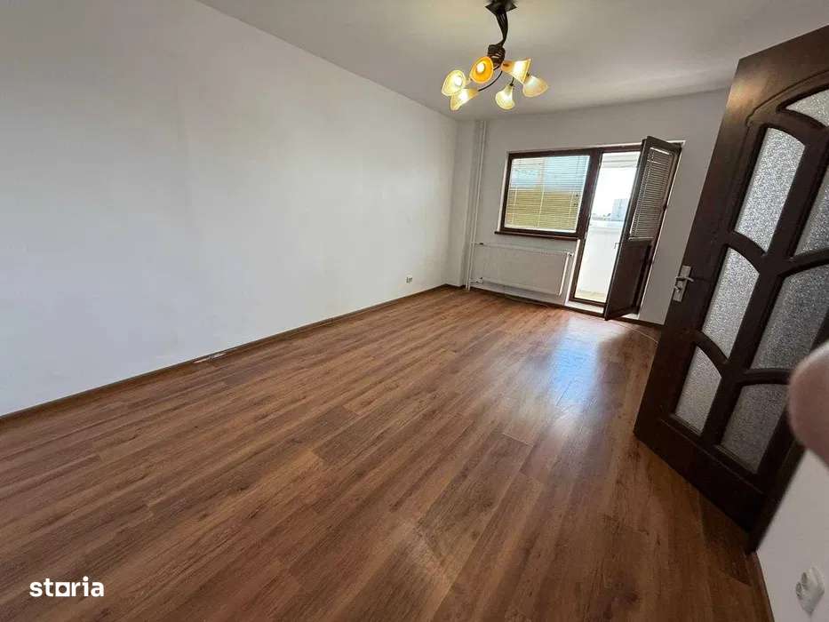 Apartament - 2 camere - decomandat- Dristor-0