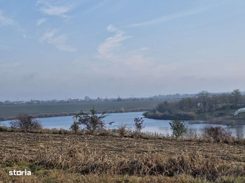 Teren langa case cu utilitati, lac la 300 metri,700 mp, 41500 euro-7