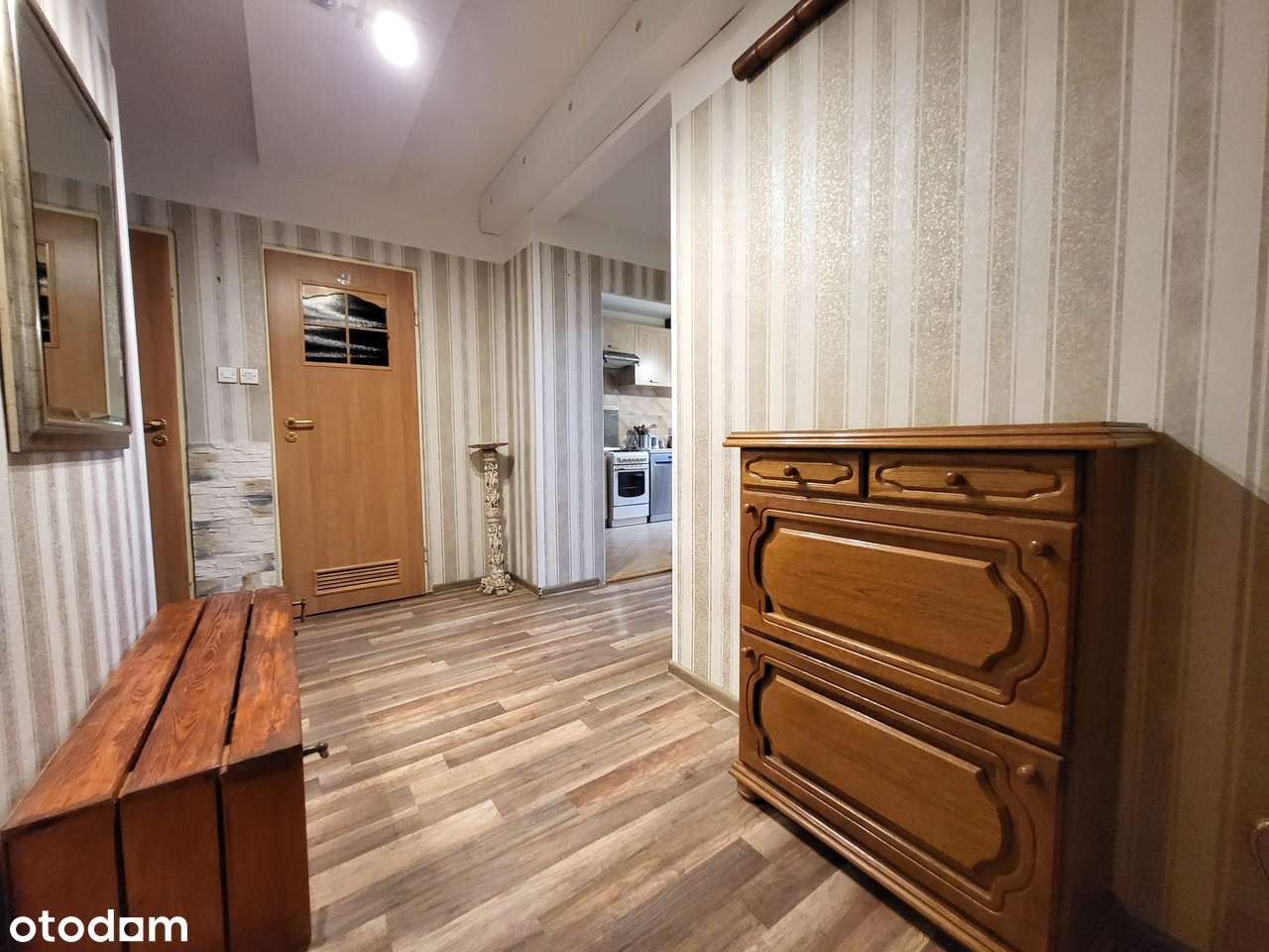 Przestronne mieszkanie z balkonem i świetną lokalizacją-8