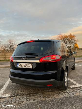 Ford S-Max - 14