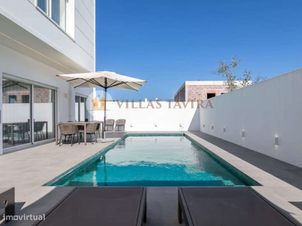 Moradia T3 de Luxo com Piscina, Vista Mar e Acabamentos Premium-23