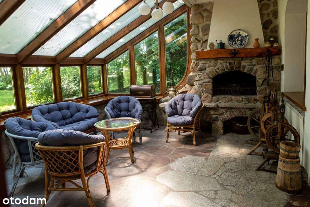 Dom z oranżerią z kominkiem ze stawem i altaną, obecnie pensjonat-4