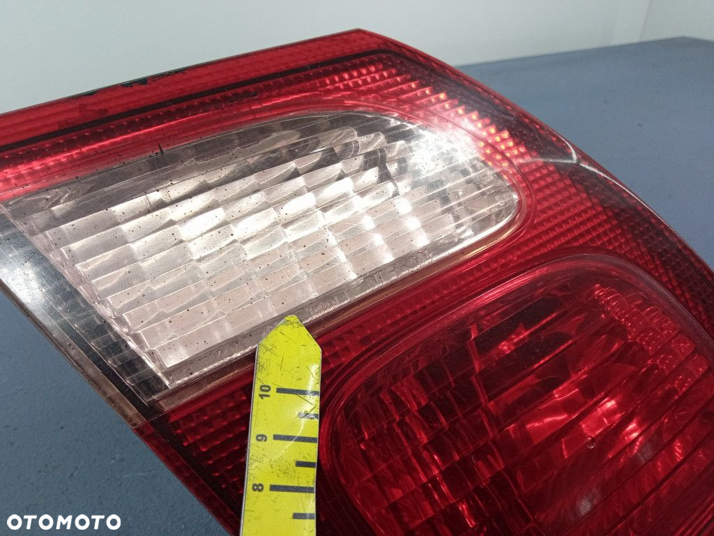 ALMERA N16 LIFT SEDAN LAMPA TYŁ LEWA W KLAPĘ - 3