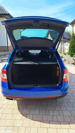 Skoda Superb 2.0 TDI Sportline - 17