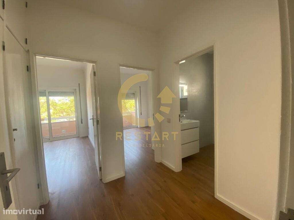 T3 em Águas Santas com 3 frentes, totalmente renovado com muita lumino-22