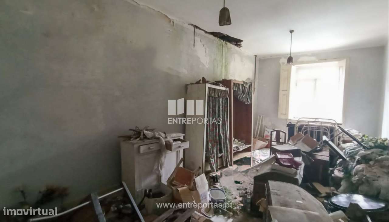 Venda de Moradia para restauro no centro da Póvoa de Varzim - Grande imagem: 5/21