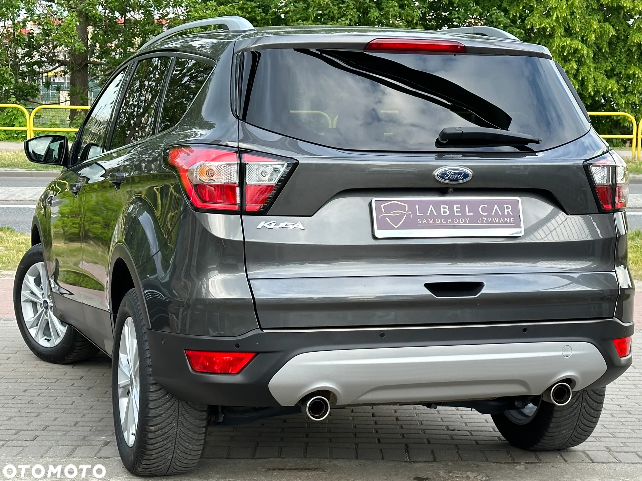 Ford Kuga 1.5 EcoBoost 2x4 Titanium - 4