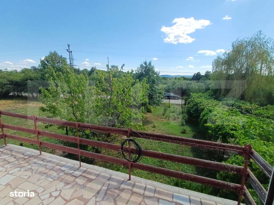 Casa plan parter plus etaj cu 6 camere, 250 mp si 2400 mp teren, zona - Imagine principală: 3/11