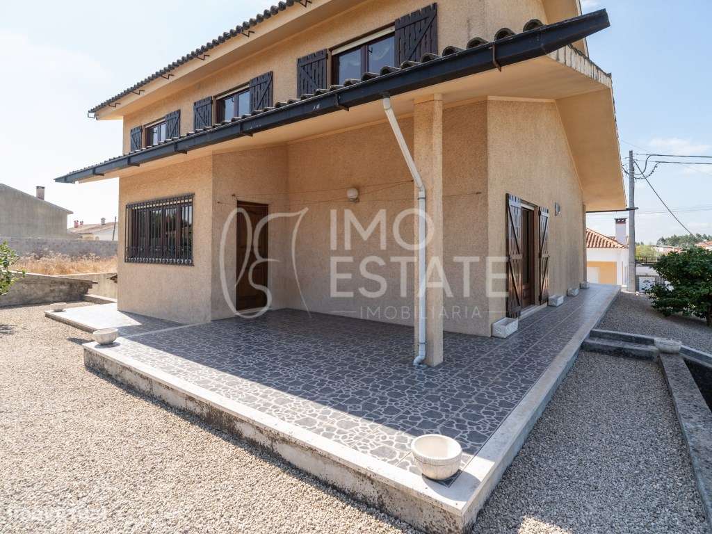 Moradia Isolada T4 Antuzede-43