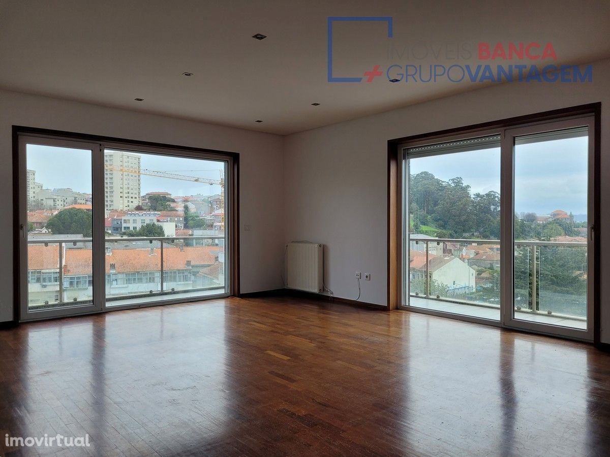 Apartamento T3 Praça das Flores