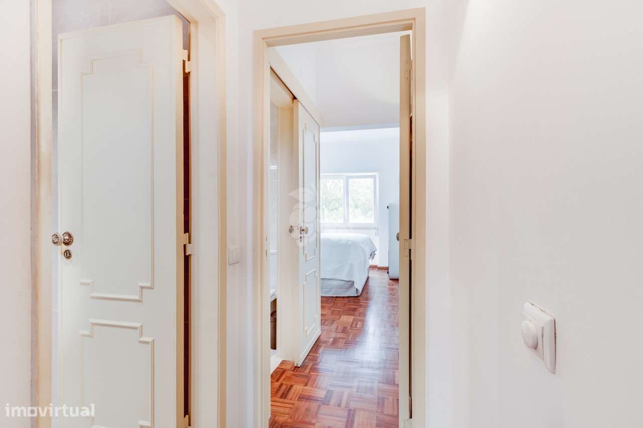 Apartamento T4 Remodelado-13