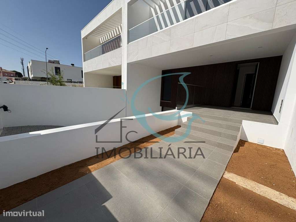 Moradia T3 com acabamentos de Luxo e Piscina - Quinta da Amizade-6