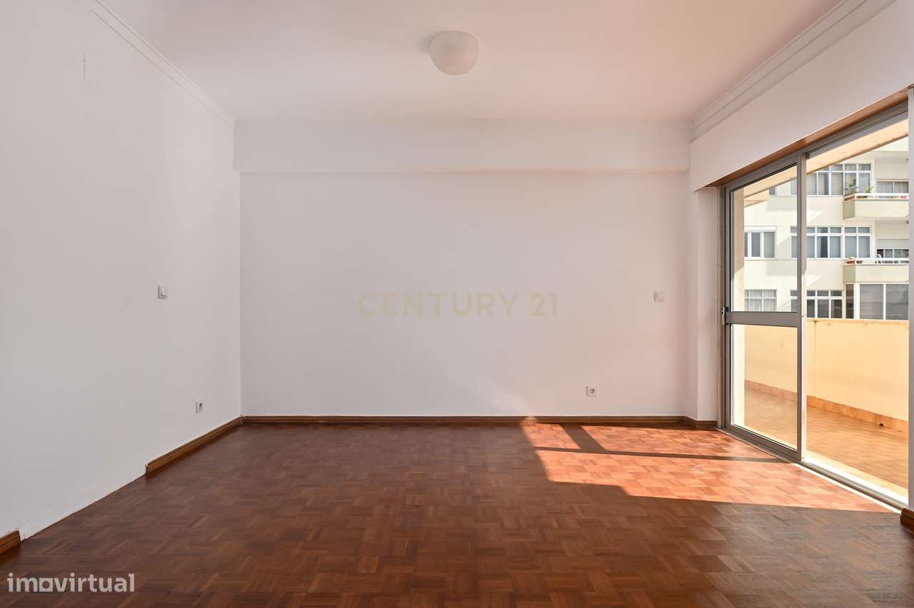Apartamento T2 para venda com vista para o Rio em Oeiras-11