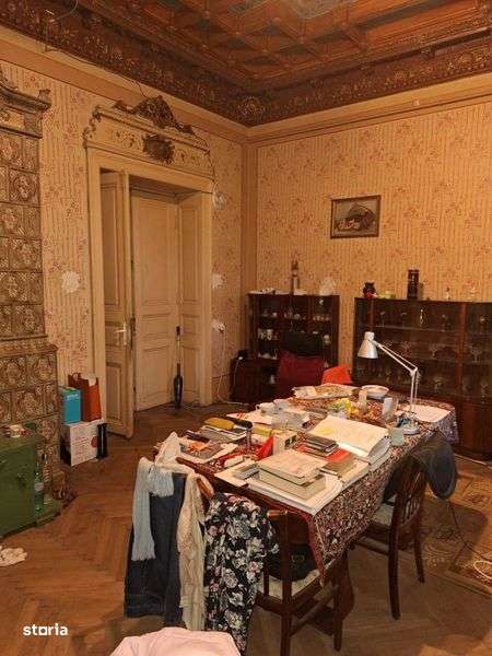 Vand corp de casa (146 mp+230 mp teren), arhitectura deosebita, centru - Imagine principală: 5/8