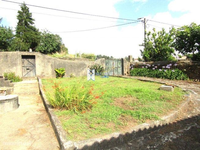 DUAS MORADIAS PARA RESTAURO,MAIS  TERRENO ( 3 ART.MATRICIAIS ),JUNTO C-0