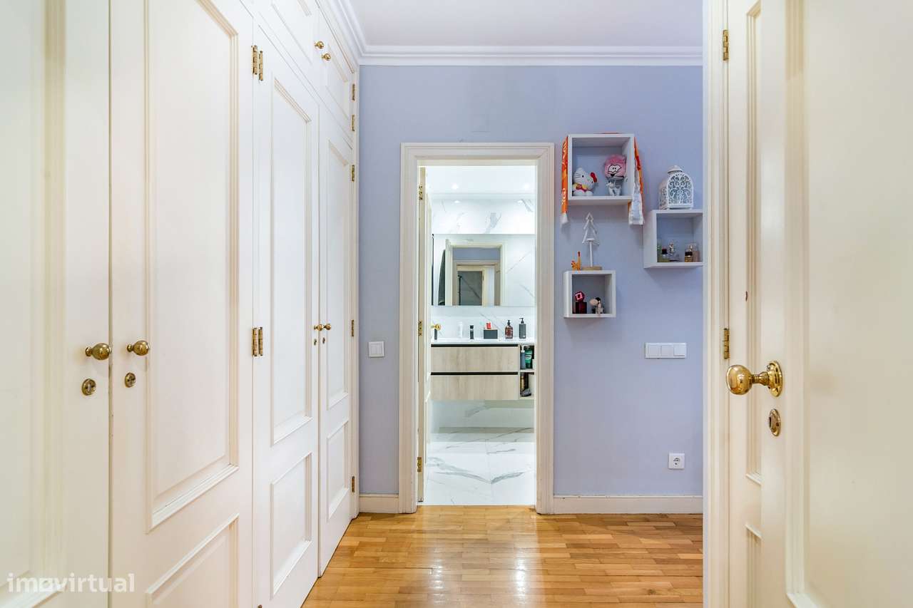 Apartamento T3+1 no Atlanta Park – Laranjeiras, Lisboa-17