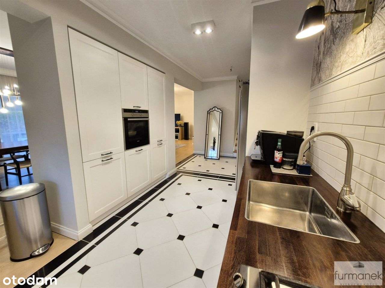 Stylowy, nowoczesny dom z dużym ogrodem-14