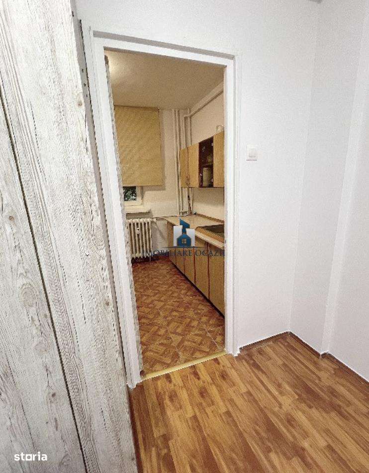Inchiriere Apartament 3 Camere Semidecomandat Sos.Oltenitei - Imagine principală: 4/6