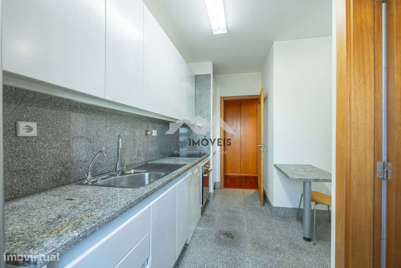 Apartamento T1 | Pólo Universitário | São João | Lugar Garagem - Grande imagem: 3/31