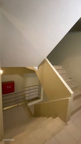 Apartamento T1 totalmente remodelado em Almada-13