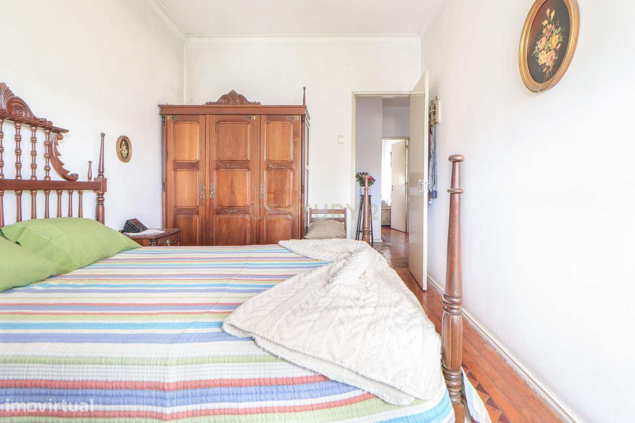 Apartamento T2 na Cruz de Pau - Amora - Seixal-12