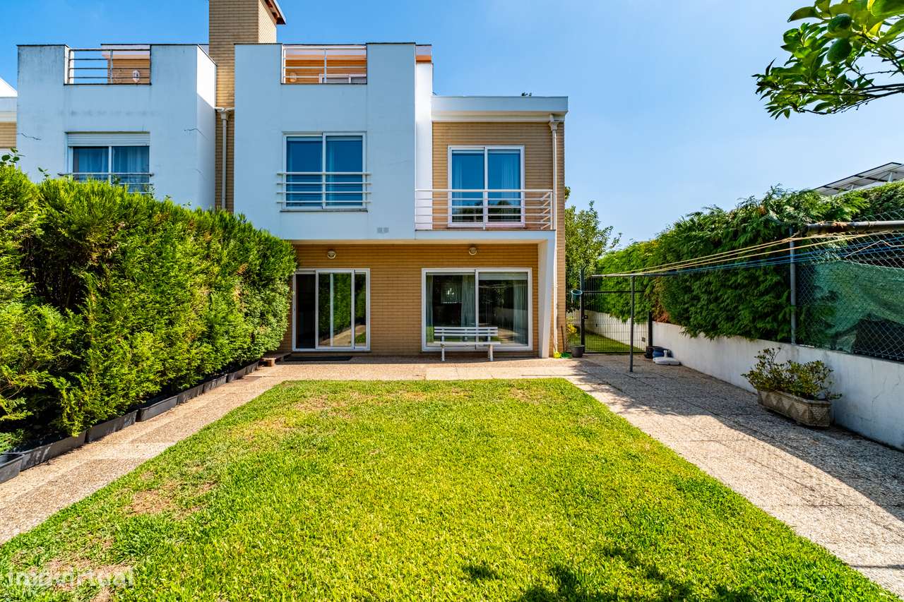 Magnifica Moradia T4 - Aldeamento privado com duas piscinas na Maia-12