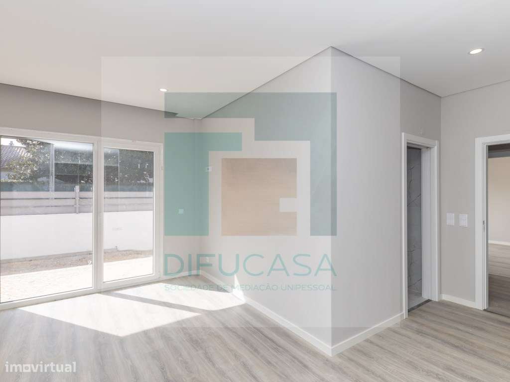 Moradia Isolada T4 Duplex com Piscina e Garagem-26