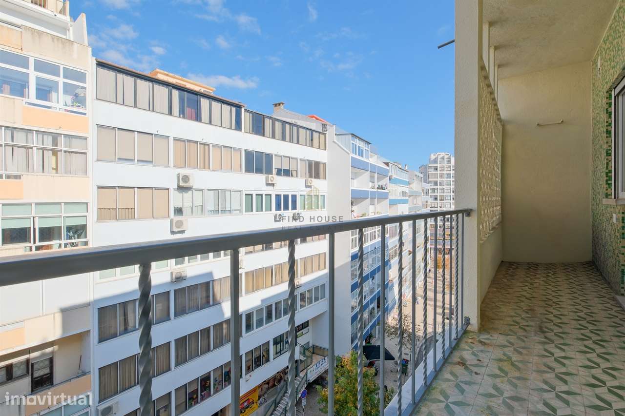 Apartamento T2 totalmente remodelado no centro de Almada-23