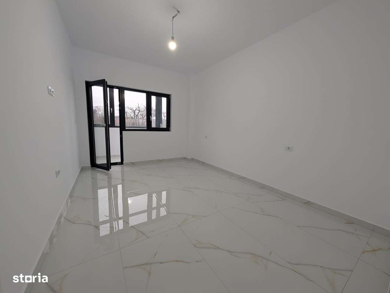 Apartament 3 camere cu gradina de 150 mp, loc de parcare inclus-1