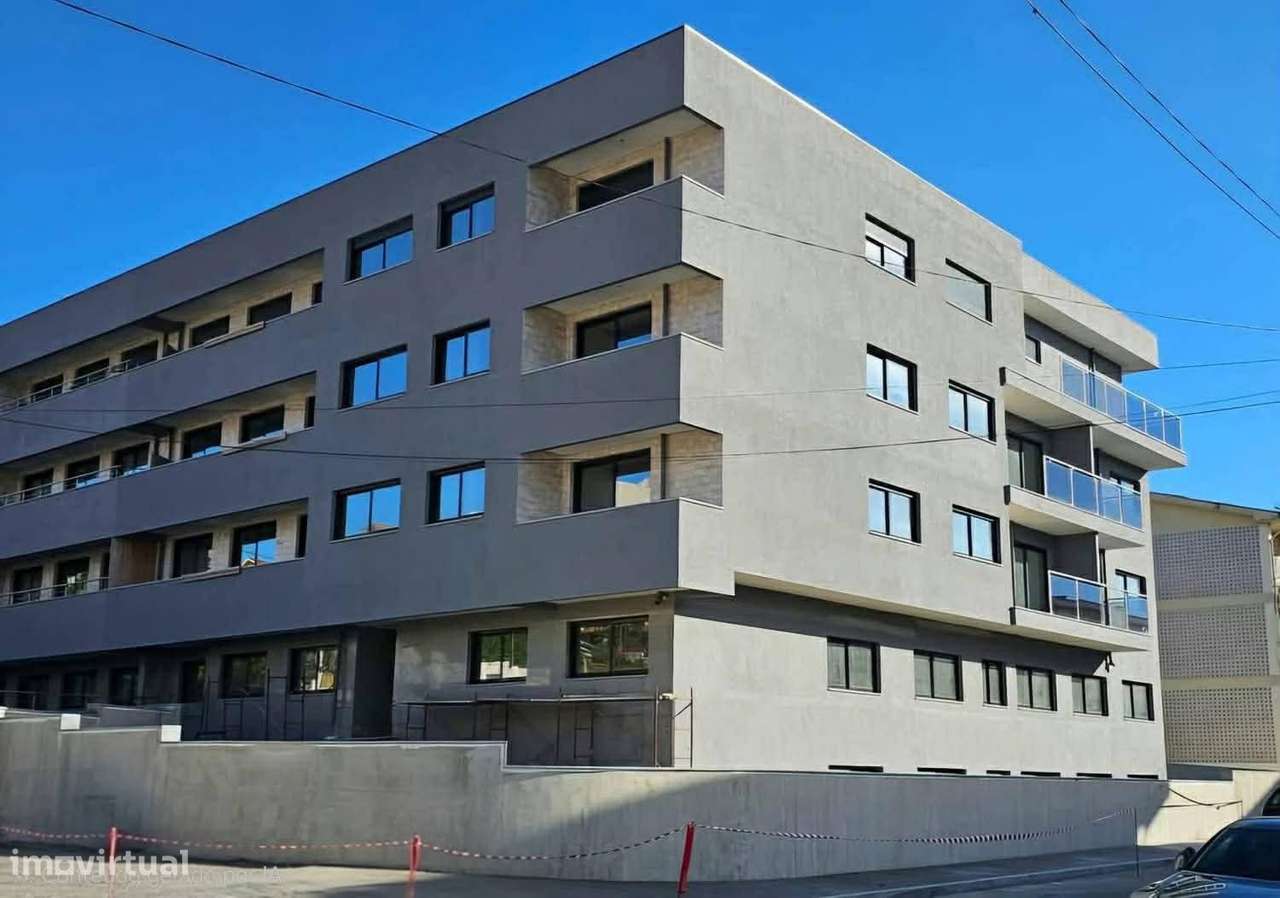 Fabuloso T3, Novo com Box  Rio Tinto-0